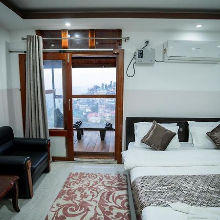 2K Hotel Kohima Luaran gambar