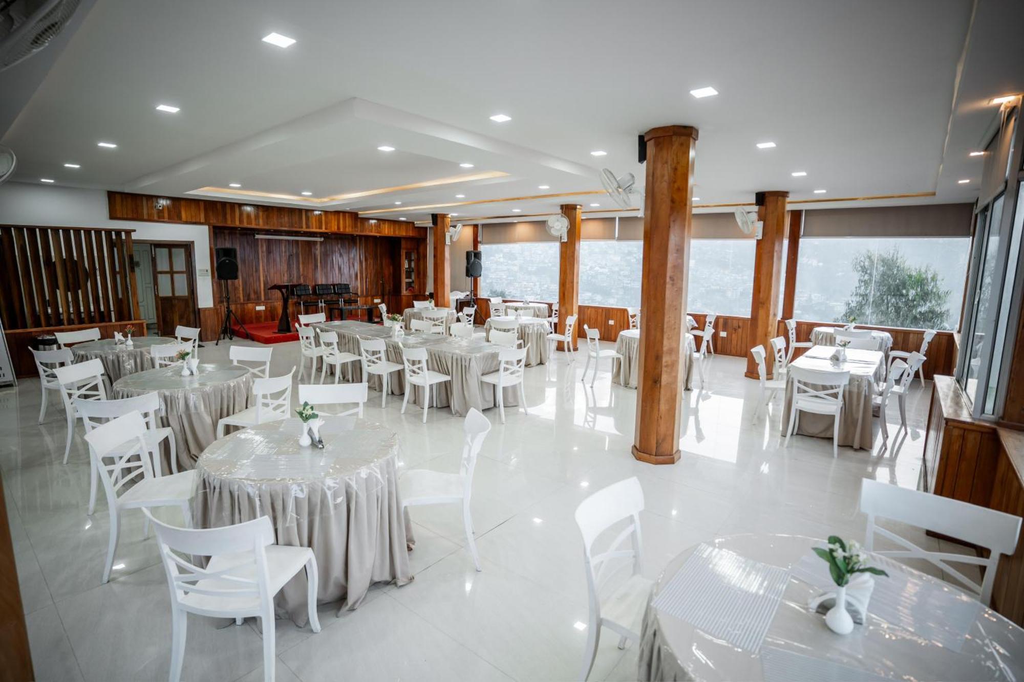 2K Hotel Kohima Luaran gambar