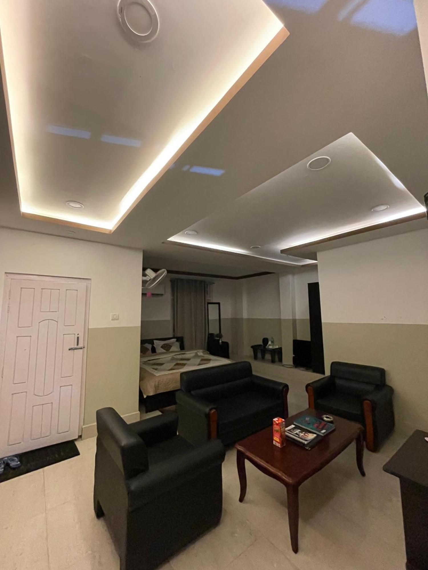 2K Hotel Kohima Luaran gambar